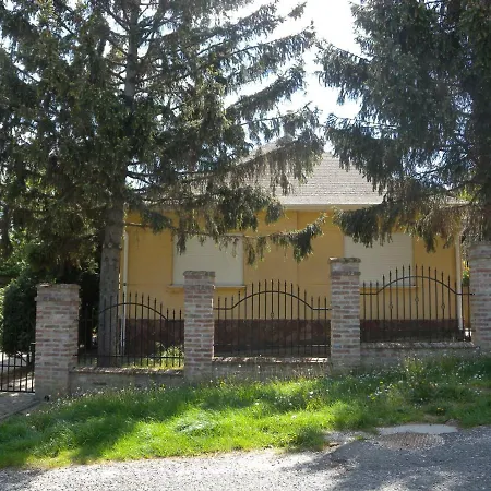 Holiday home 10 *